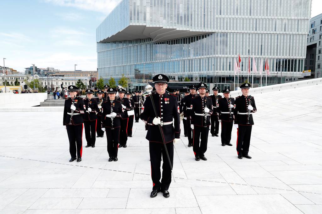 Forsvarets stabsmusikkorps under Frigj¿ringslunchen i Den norske opera *** Local Caption *** The Government's Liberation Lunch for war veterans and time witnesses at the Norwegian Opera in Oslo. H.M. Kongen, H.K.H. The Crown Prince and Princess Astrid. Mrs Ferner will be present with representatives from official Norway