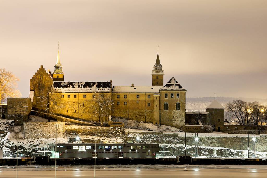 Akershus Festning i snø og vinterstemning / Akershus Fortress in snow and wintermood